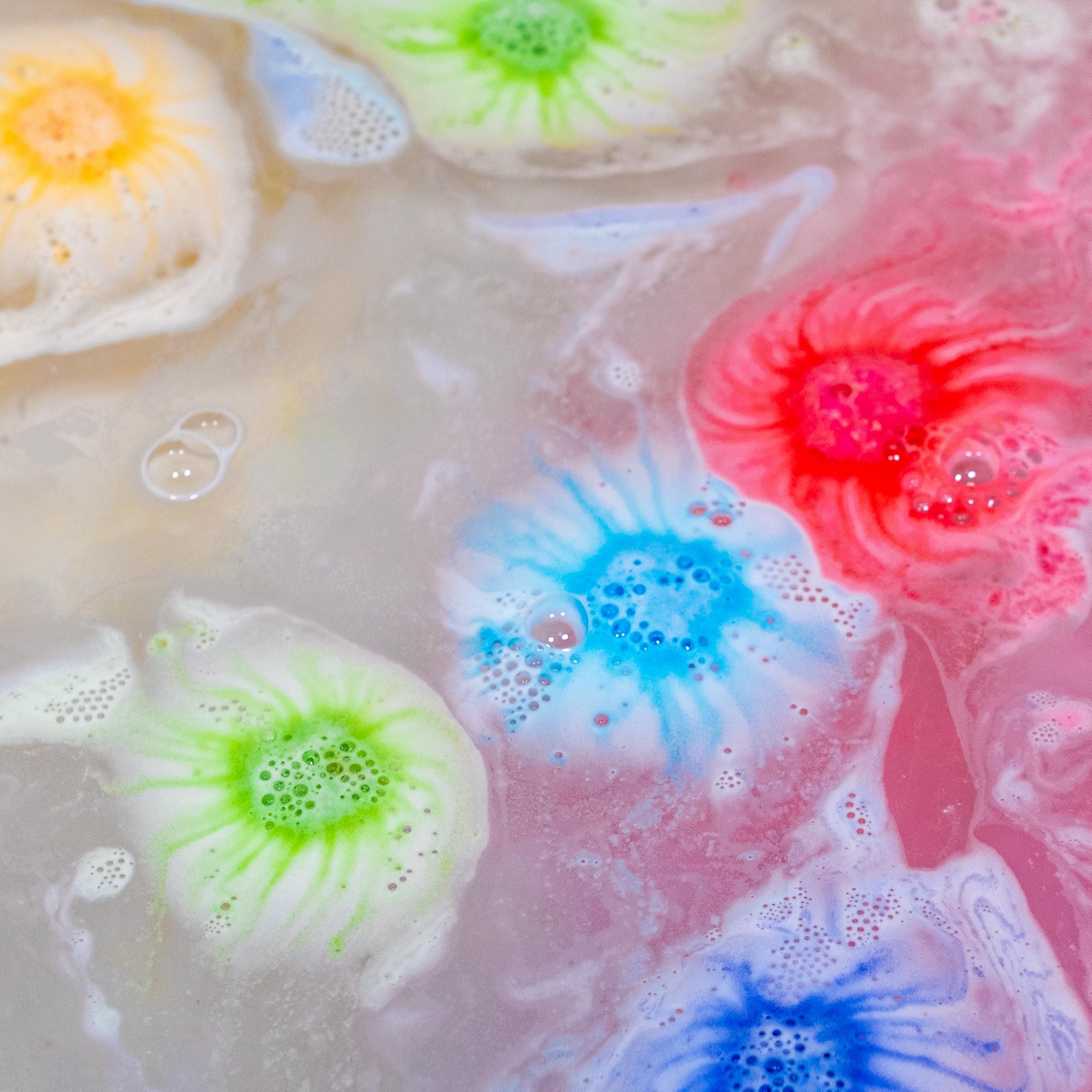 Tub Works Lil' Bursts art bain-enfant: mélanger les couleurs pour des motifs aquatiques.