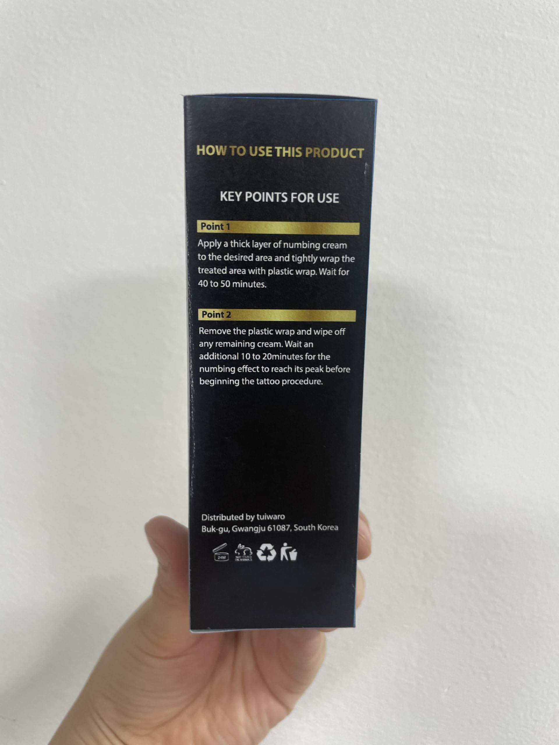 Tuiwaro Numbing Cream texture swirl indicating non-greasy finish