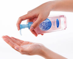 TUKIMA Mussor Kose Softymo texture soyeuse pour une application fluide sur le visage.