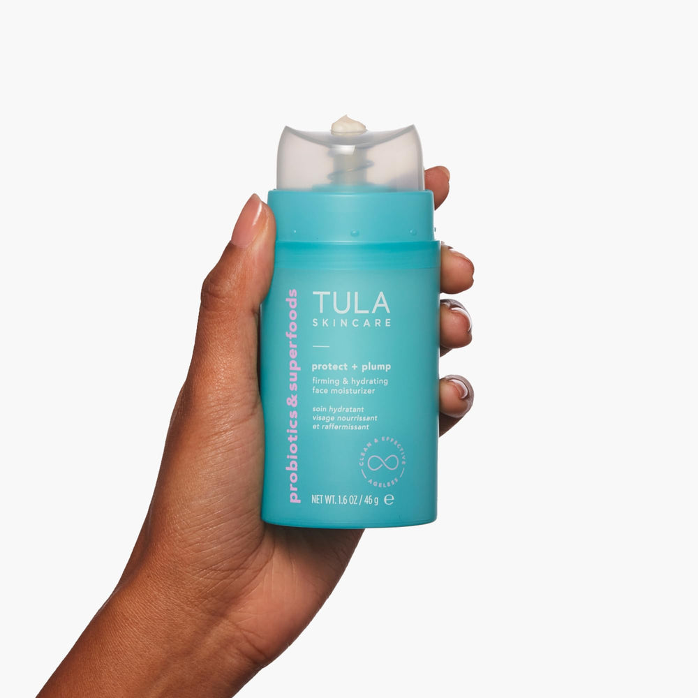 Application douce pour une routine quotidienne facile avec TULA Protect + Plump.