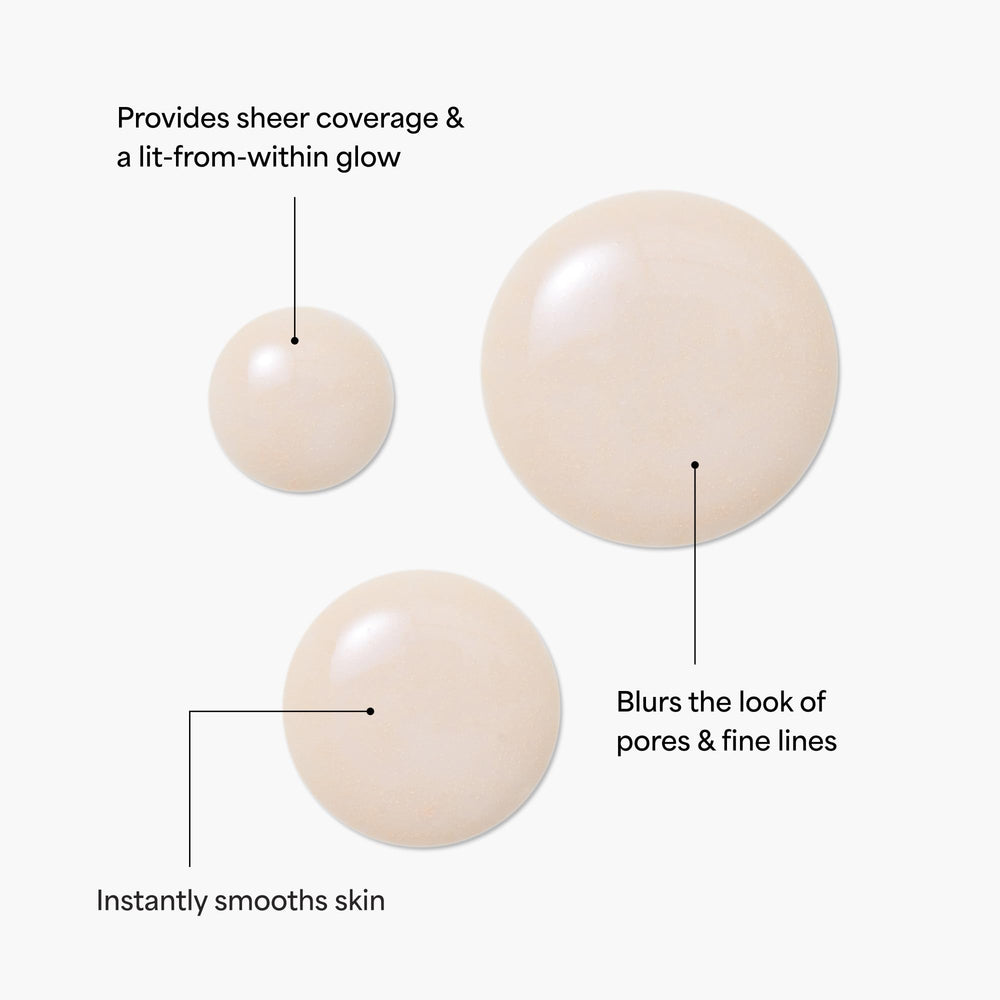 Texture crème du primer TULA pour une base homogène et confortable.