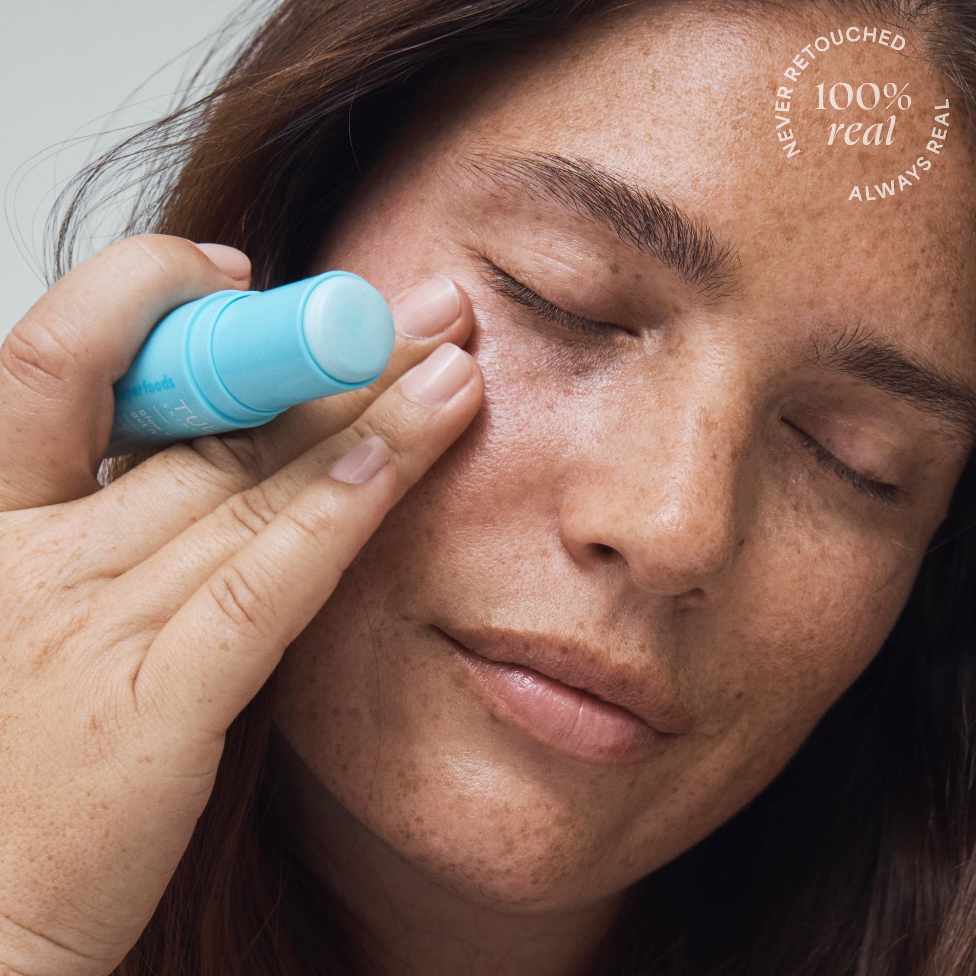 TULA Glow & Get It Eye Balm – récompense Allure 2023.