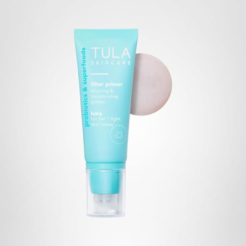 Hydratation quotidienne assurée par TULA Luna, base légère et confortable.