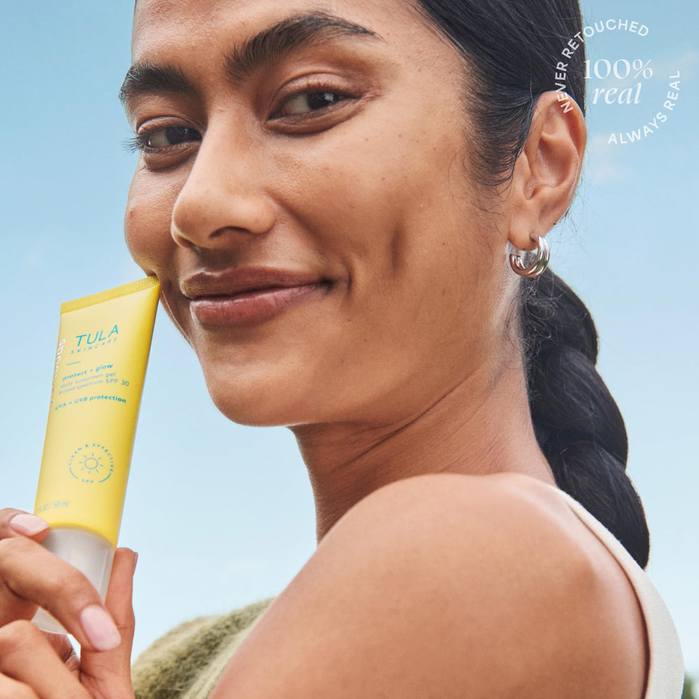Texture non comédogène de TULA Protect + Glow adaptée à tous types de peau.