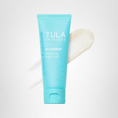 Finition douce de TULA So Polished, idéale pour une peau lumineuse.