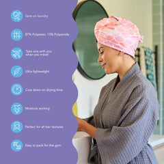 Turbie Twist: serviette microfibre douce pour soin lisse et sans frottement.
