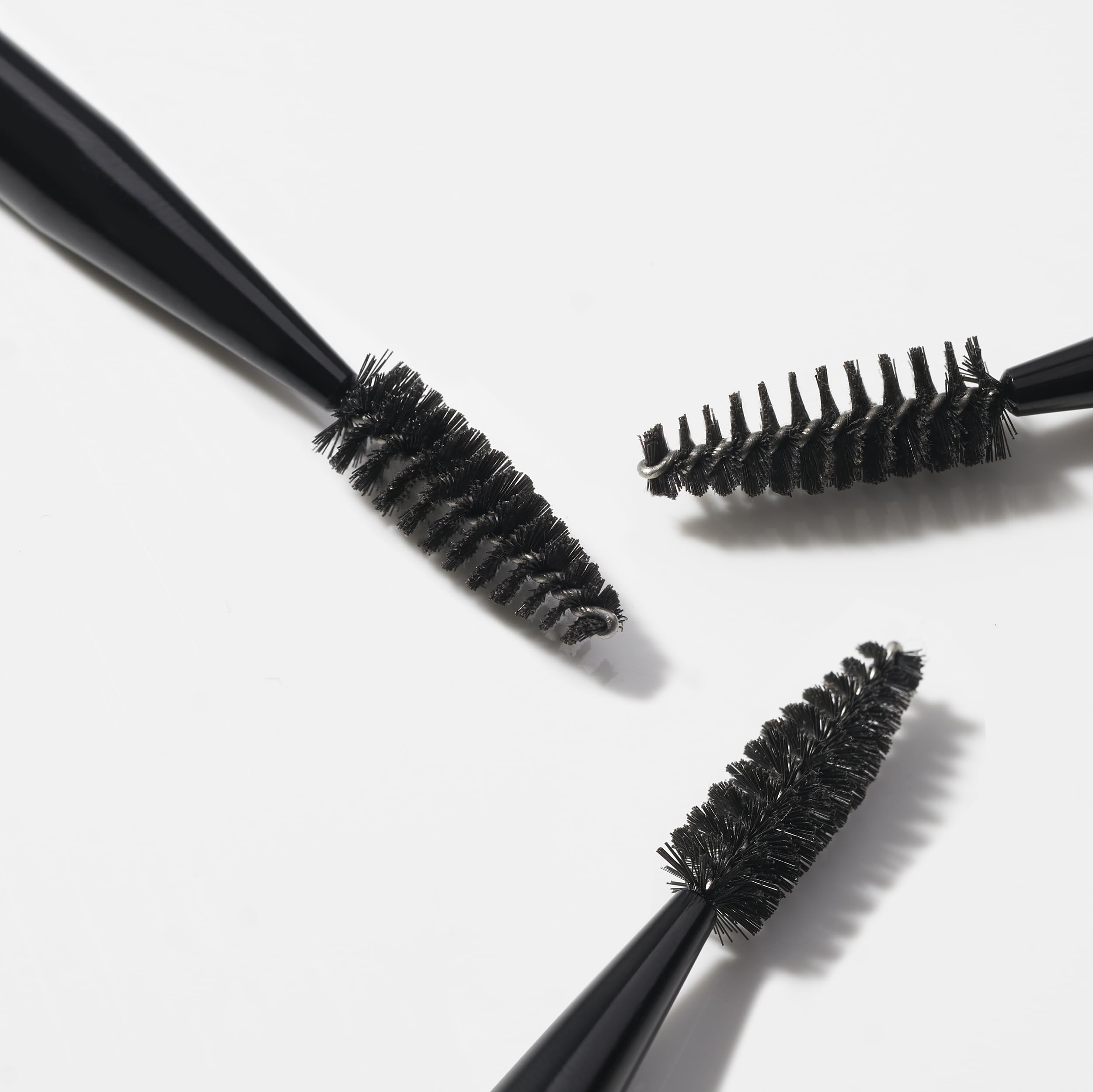 Tweezerman brosse spirale application mascara : repousse et répartit le produit sans paquets