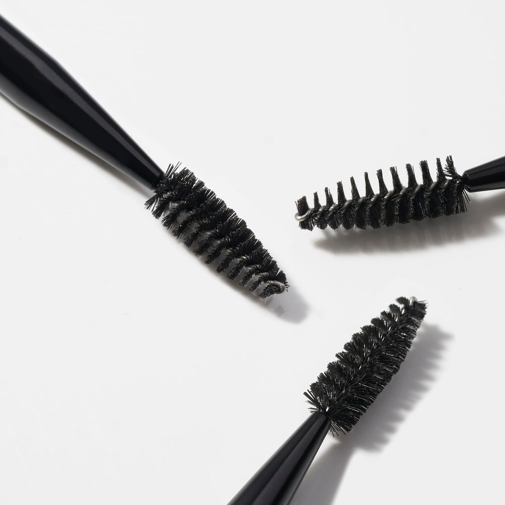 Tweezerman brosse spirale application mascara : repousse et répartit le produit sans paquets