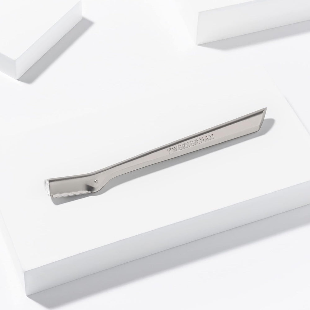 Lames de remplacement Tweezerman : trois lames incluses pour les retouches.
