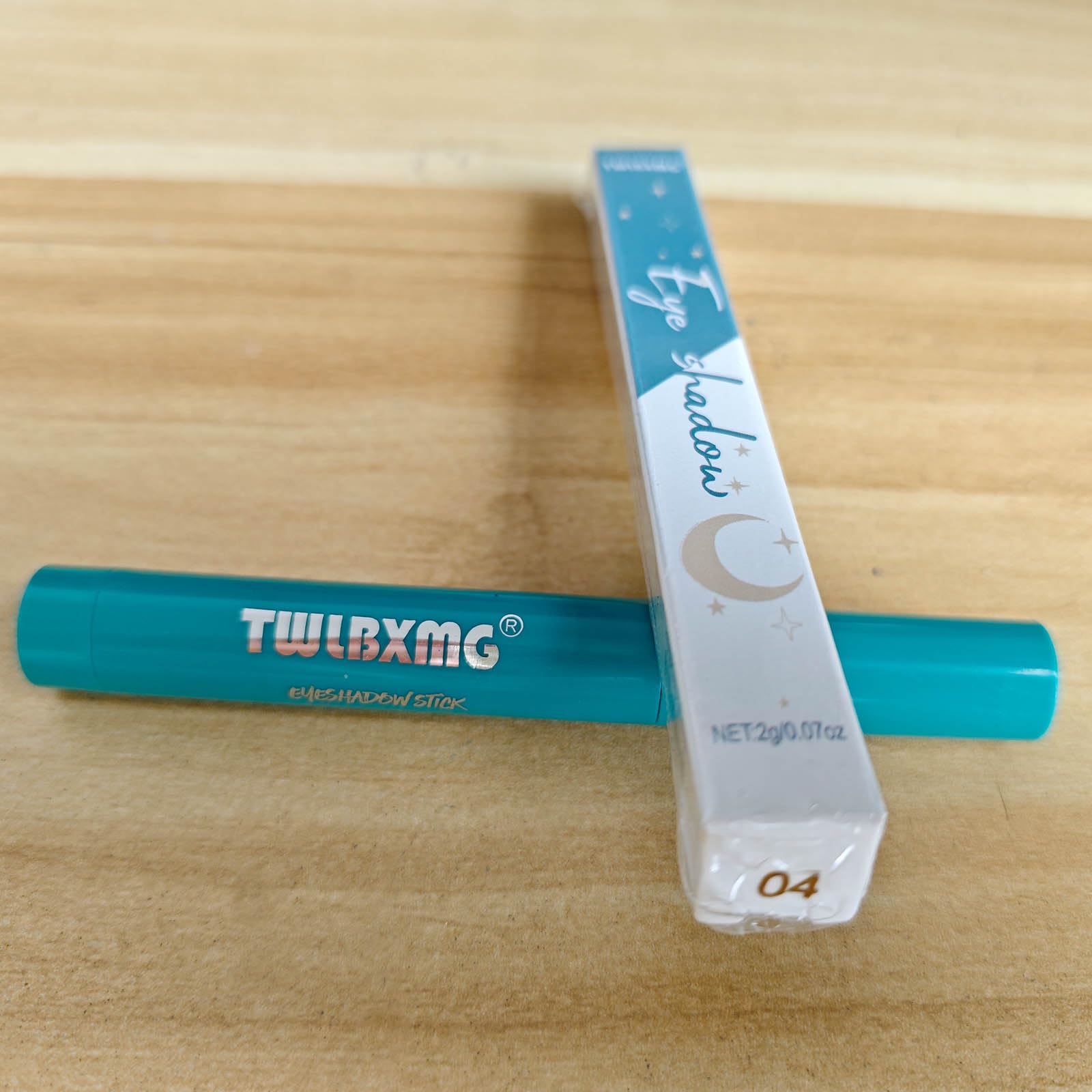 TWLBXMG ombre-stick résistance eau pour une tenue durable.