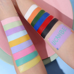 Échantillons de couleurs macaron UCANBE pour tester les nuances.