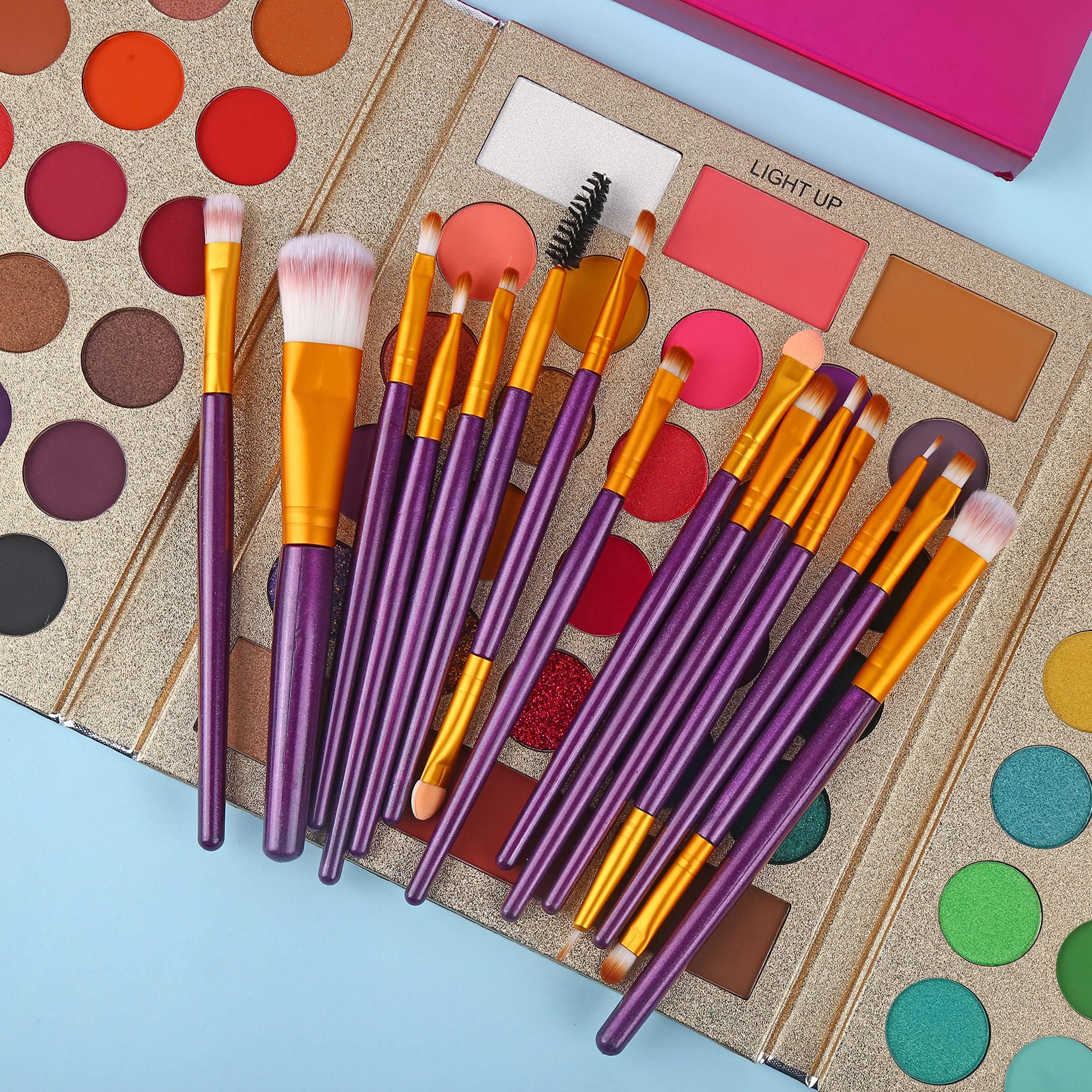 Palette polyvalente UCANBE pour naturel ou look plus intense.