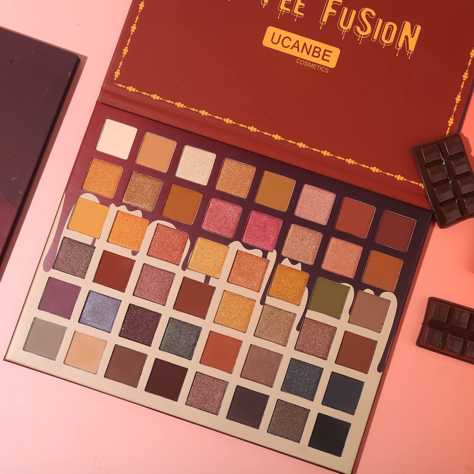 UCANBE Toffee Fusion, etui compact pour retouches rapides.