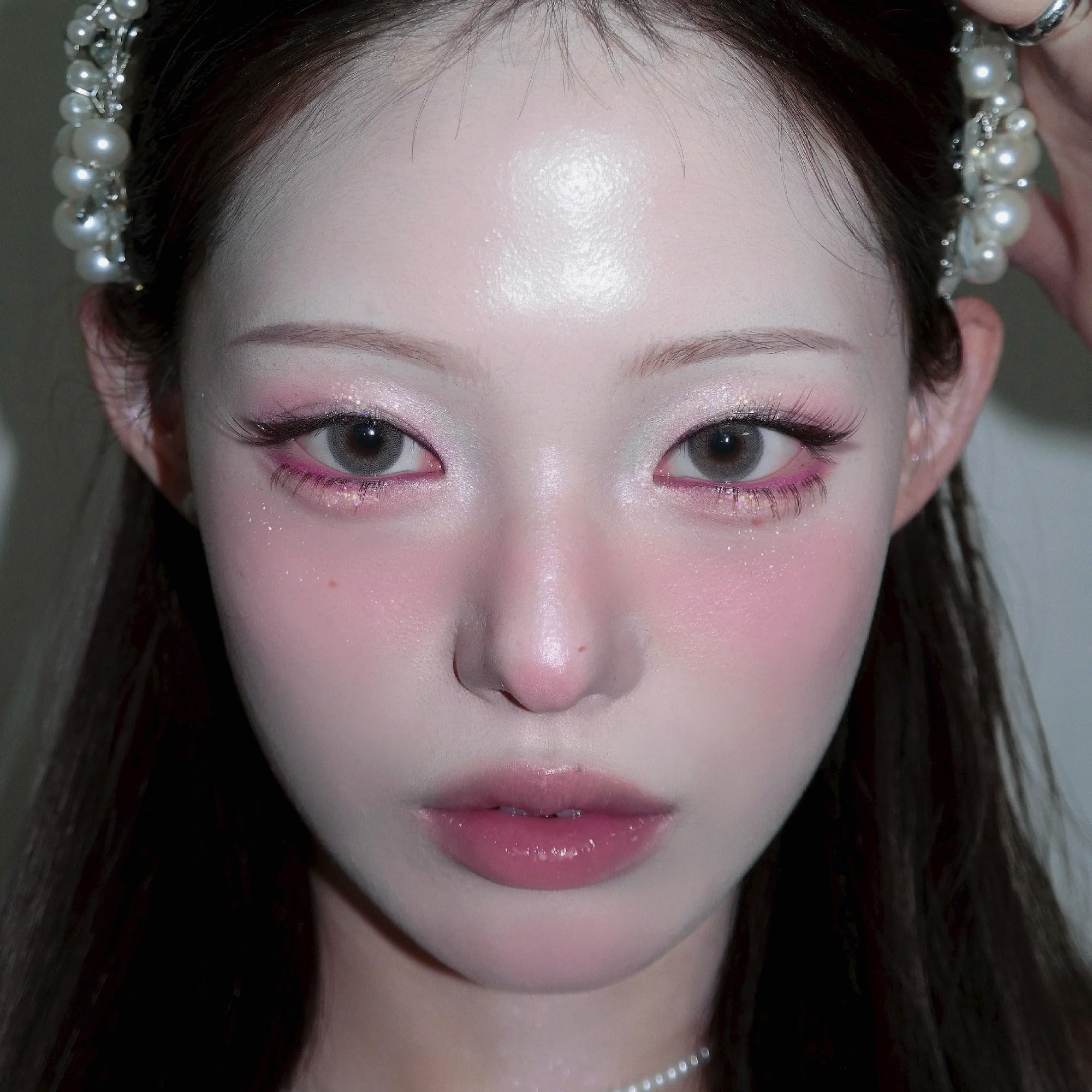 UNLEASHIA Glitterpedia Brillance Quotidienne: scintillement léger pour un regard lumineux.