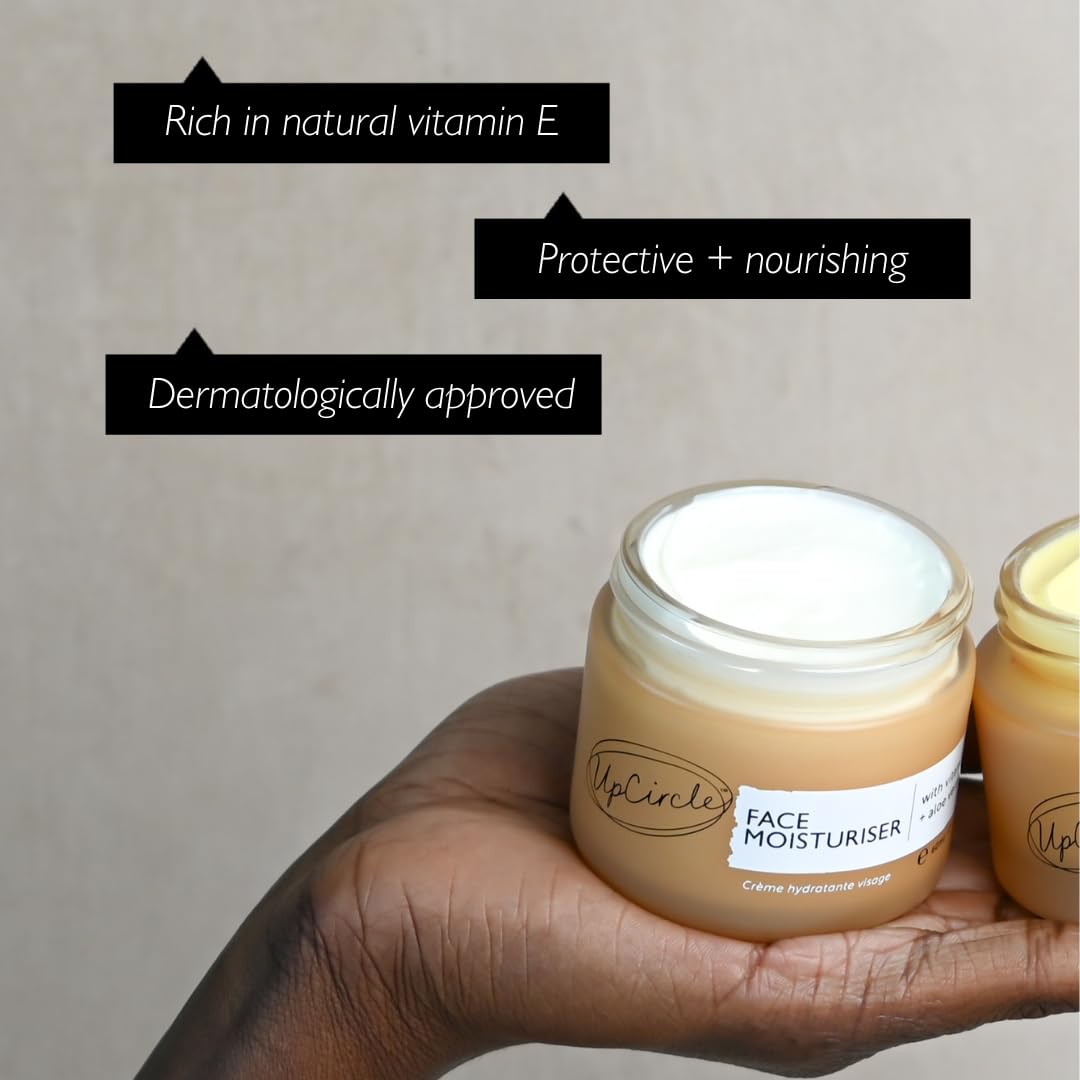 UPCIRCLE Ingrédients clés argan, beurre de coco et aloe pour nourrir la peau.