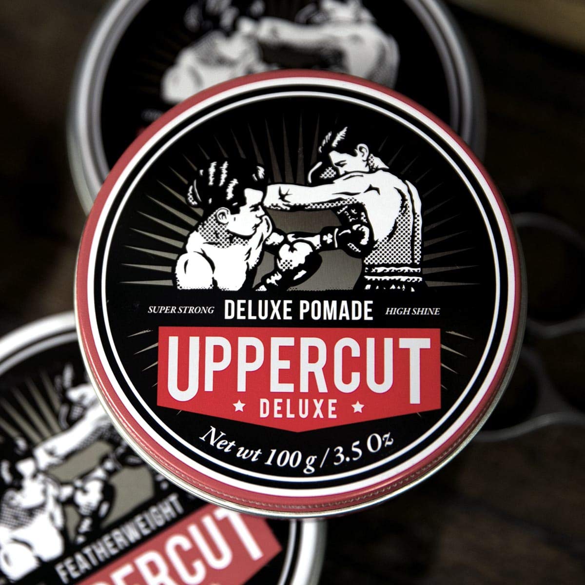 Uppercut Deluxe Pomade : parfum coco léger pour une expérience agréable.