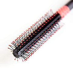 Uppercut Deluxe Quiff Roller, brins à boule pour un coiffage fluide.