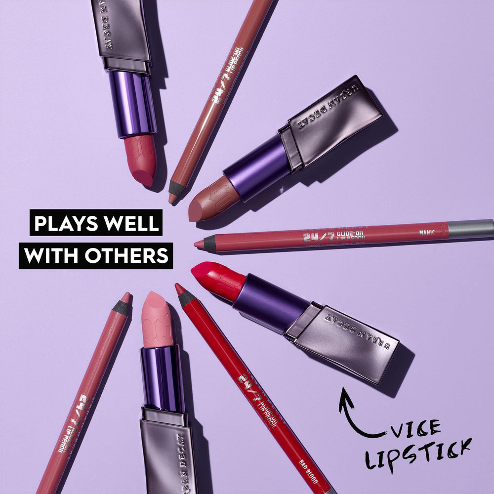 URBAN DECAY 24/7 Glide-On Lip Pencil 1993 — prise en main confortable lors de l’application.