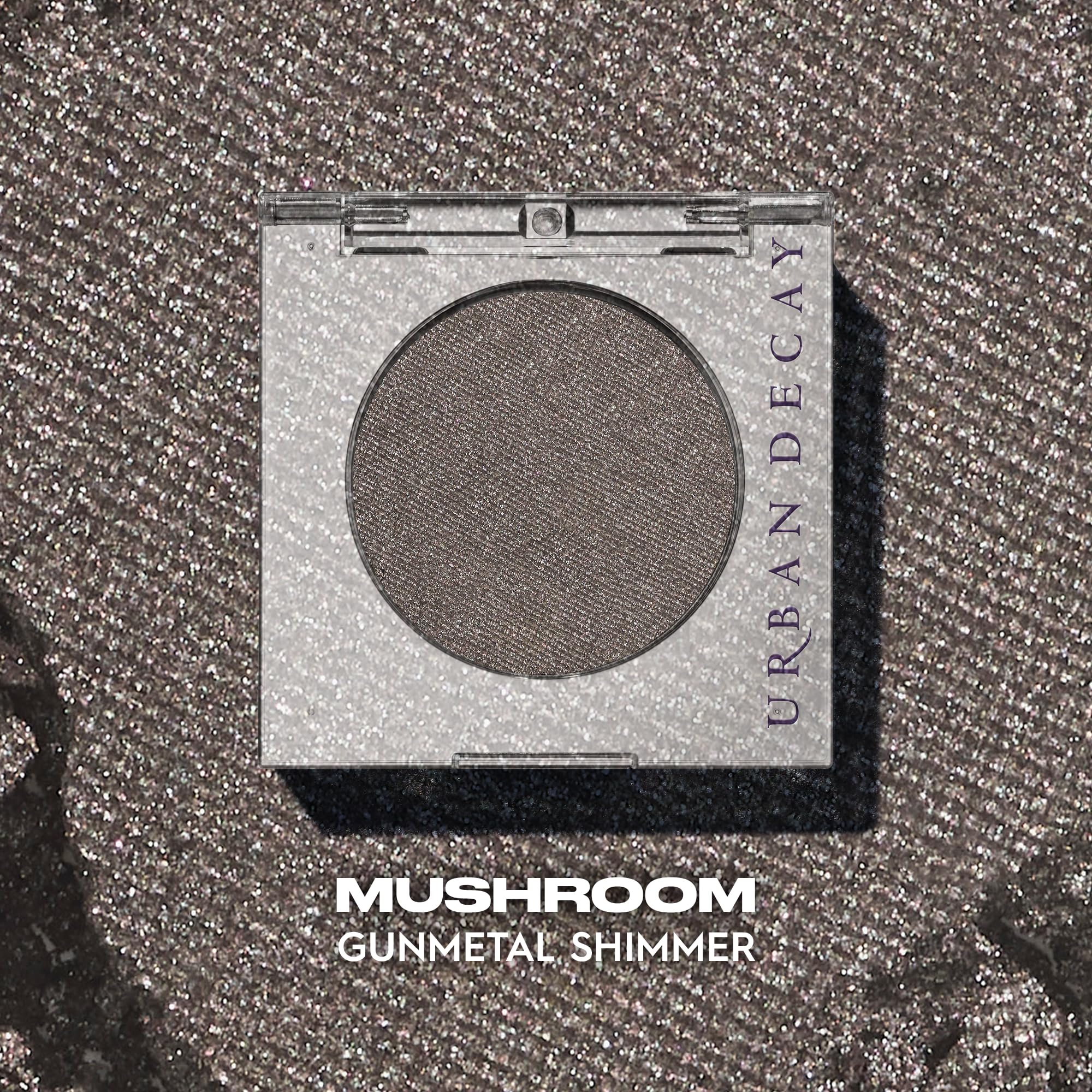 URBAN DECAY 24/7 Ombre Champignon - application au doigt pour payoff maximal