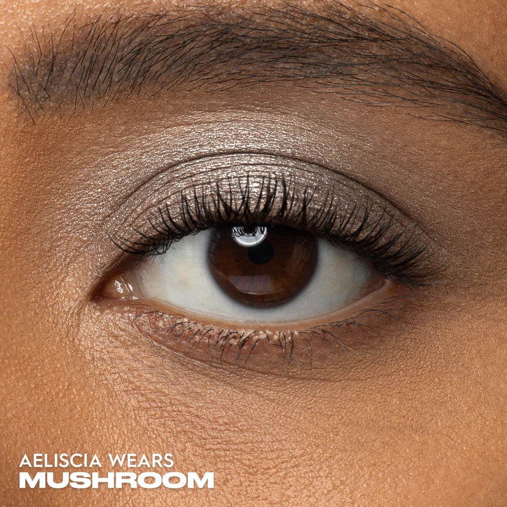 URBAN DECAY 24/7 Ombre Champignon - échantillon couleur montrant pigmentation élevée