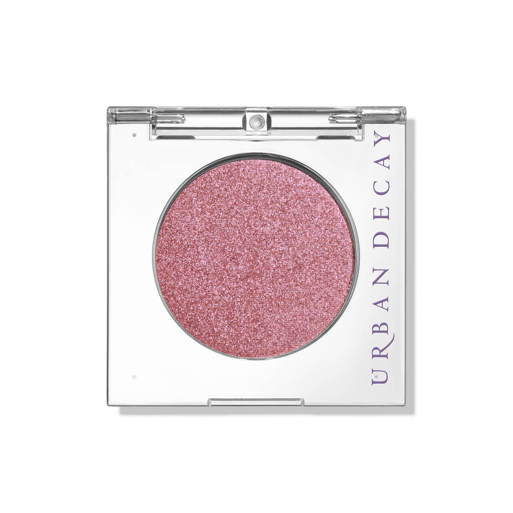 URBAN DECAY Bad Seed, rose scintillant sur paupière, pigmentation élevée et tenue durable.