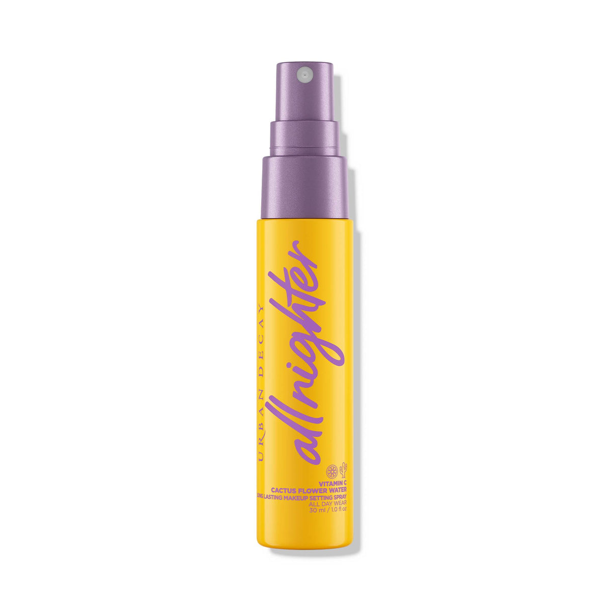 Pulvérisateur Urban Decay All Nighter avec vitamine C, hydratation et fini lumineux.