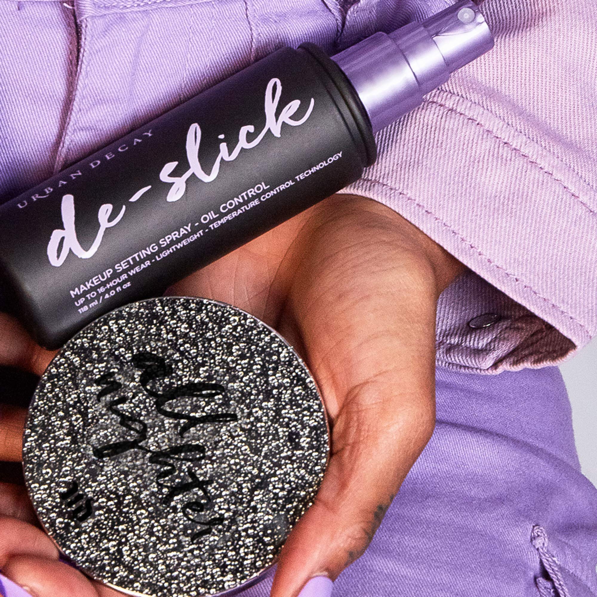 URBAN DECAY De-Slick sans huile, vegan et cruelty-free.