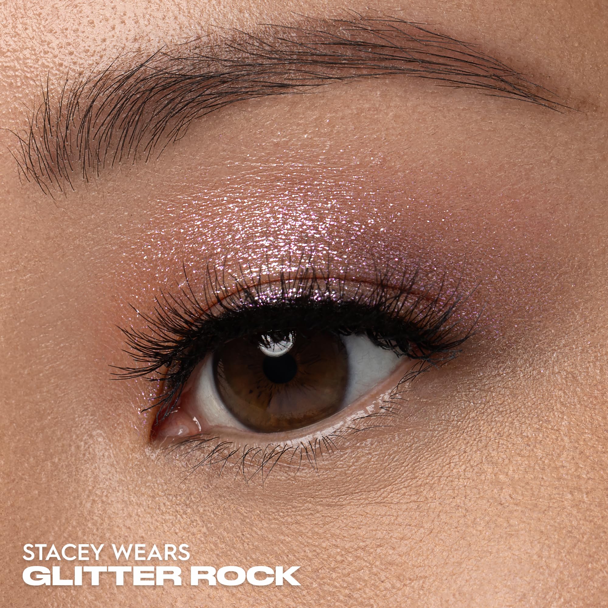 Urban Decay Moondust nuancier Lilas, glisse facilement et apporte une lueur subtile.