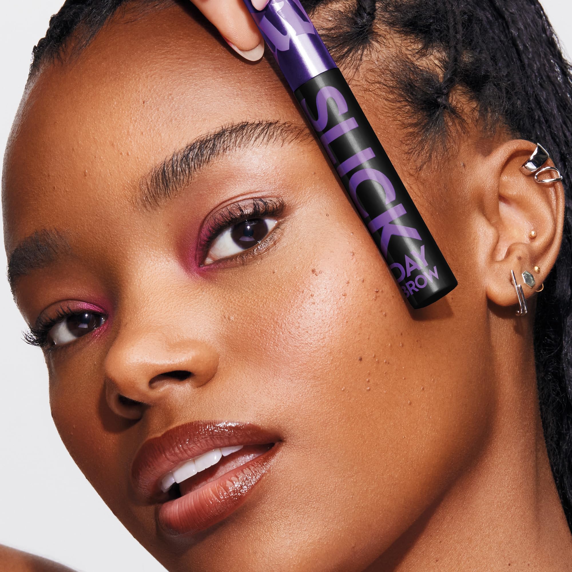 URBAN DECAY Slick Day Clear Brow Gel formule végane pour les sourcils.