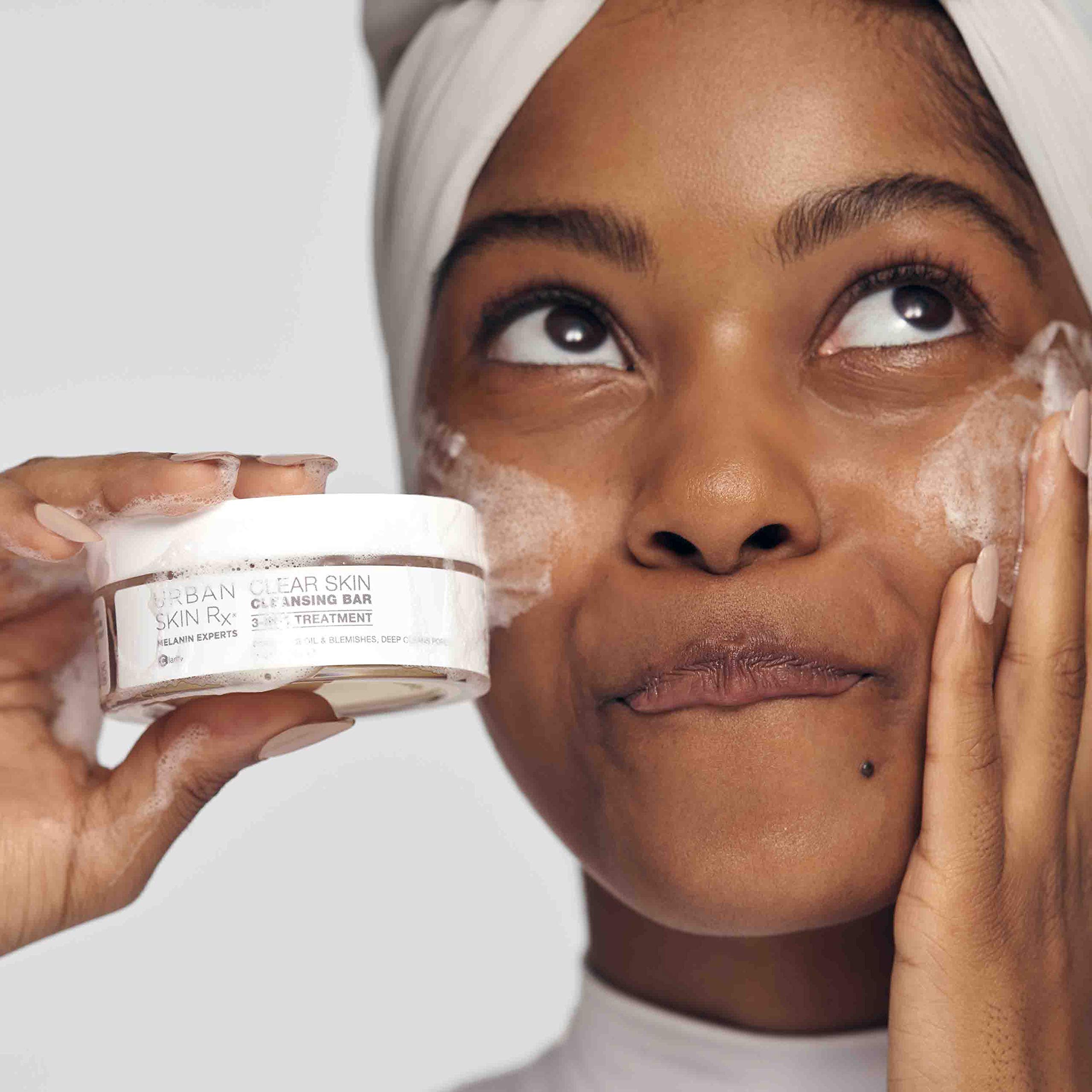 Urban Skin Rx Clear Skin barre masque-clarifiant purifie les pores et atténue les imperfections.