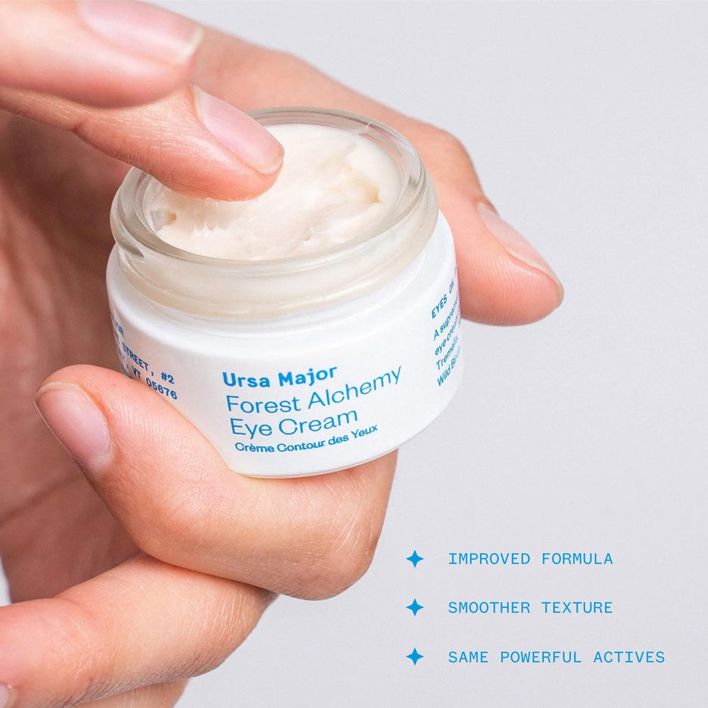 Ursa Major Forest Alchemy Eye Cream – texture crème onctueuse pour contour des yeux.