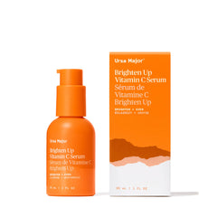 Ursa Major – bouteille brillante du serum vitamine C offrant hydratation et éclat.