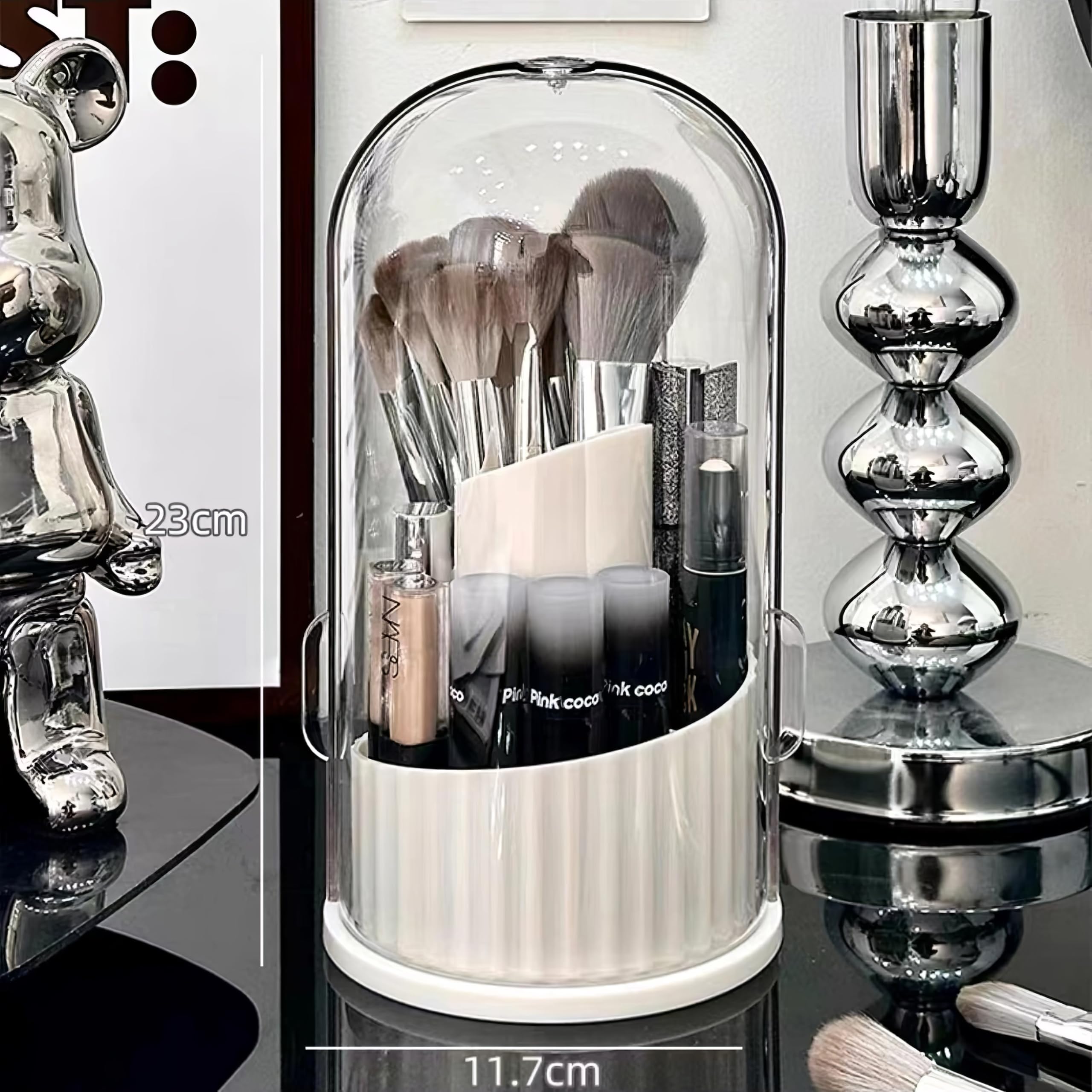 Panneau transparent et compact facilitant le rangement quotidien.