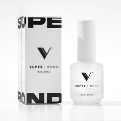 V Beauty Pure Super Bond Primer montre sa bouteille prête à l'emploi pour une application fluide.