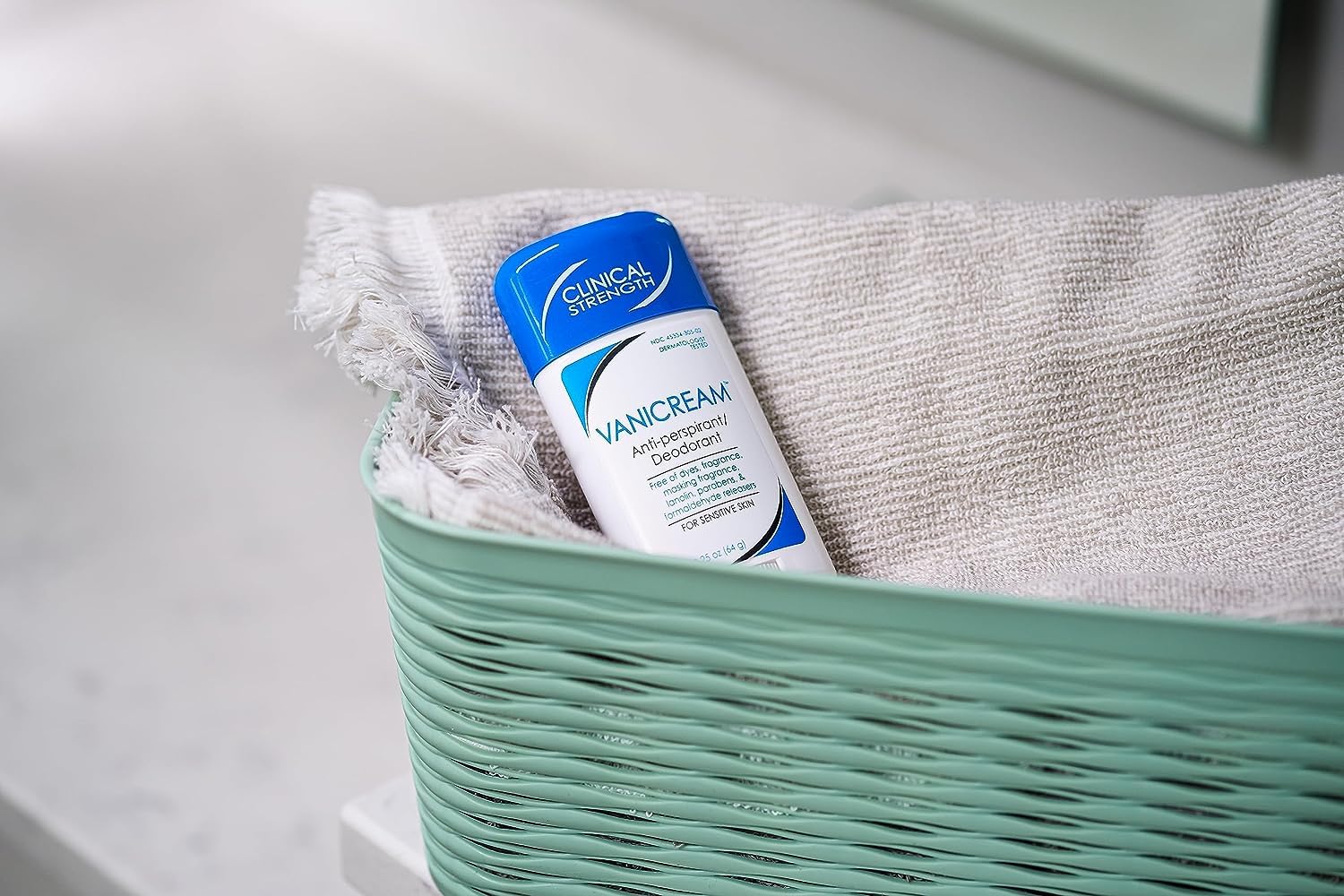 Vanicream unscented label shows fragrance-free protection for sensitive skin.
