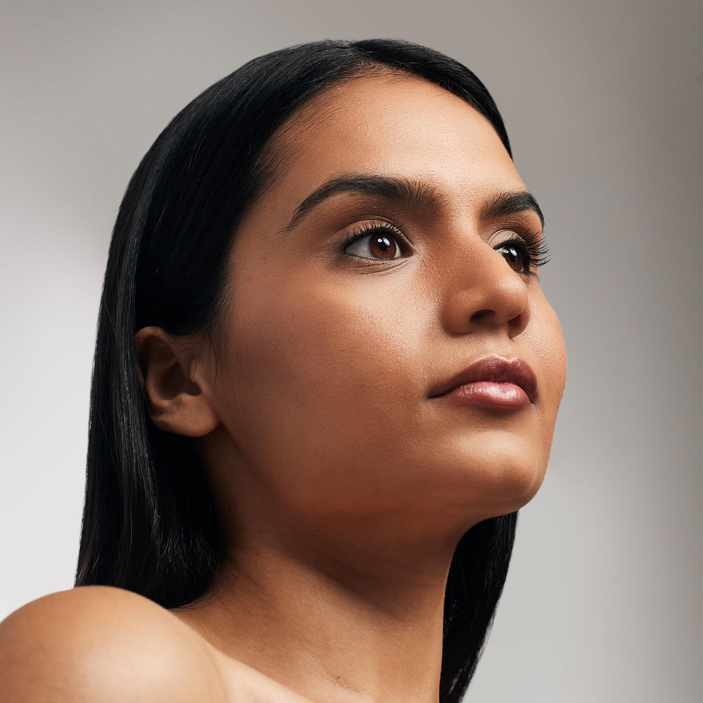 VASANTI Kajal Waterline application facile pour tracé précis.