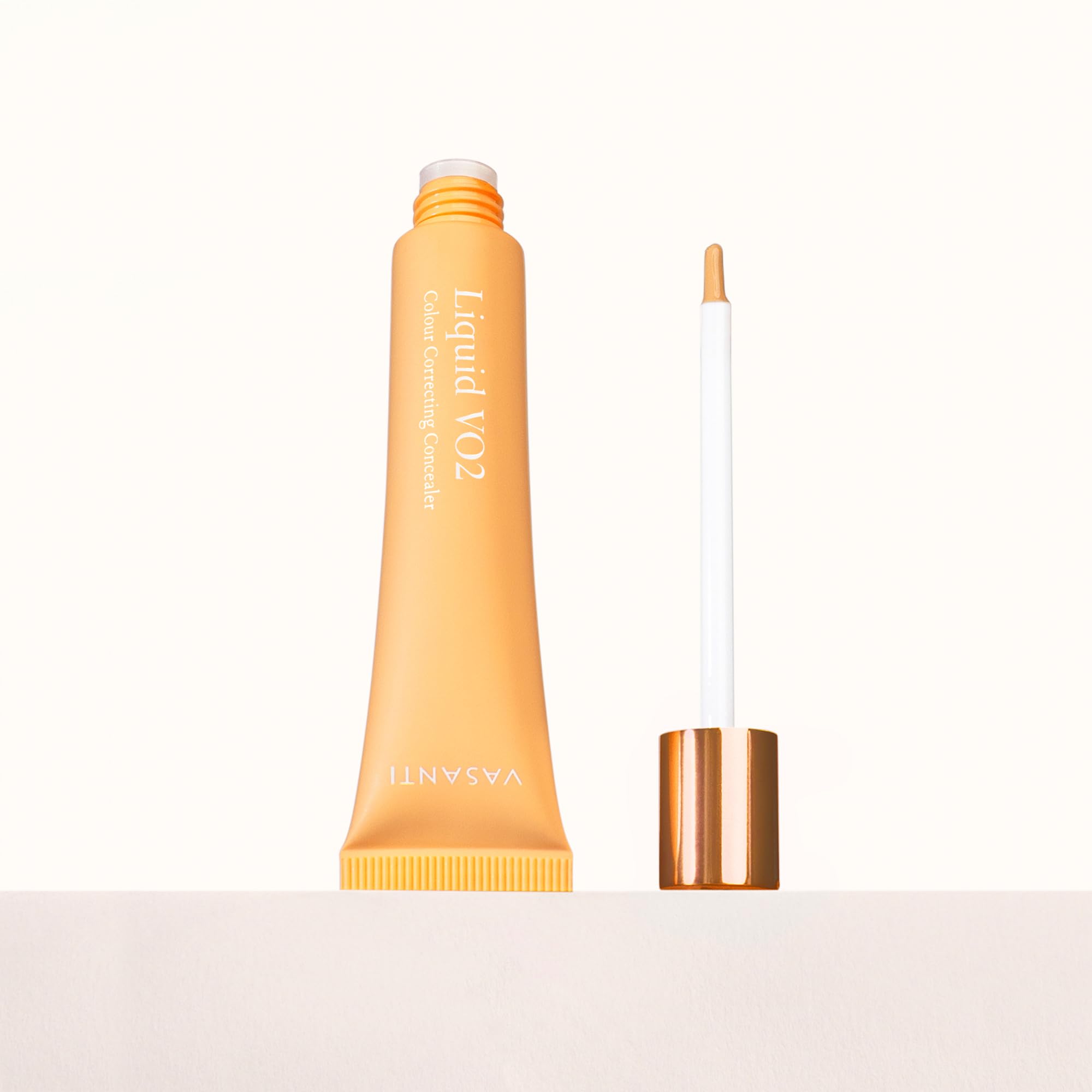 Application ciblée ou sur tout le visage, selon vos besoins.