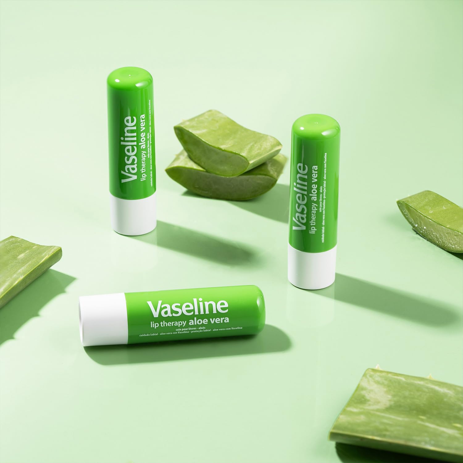 Format 0-16oz de Vaseline Lip Therapy, pratique en voyage.
