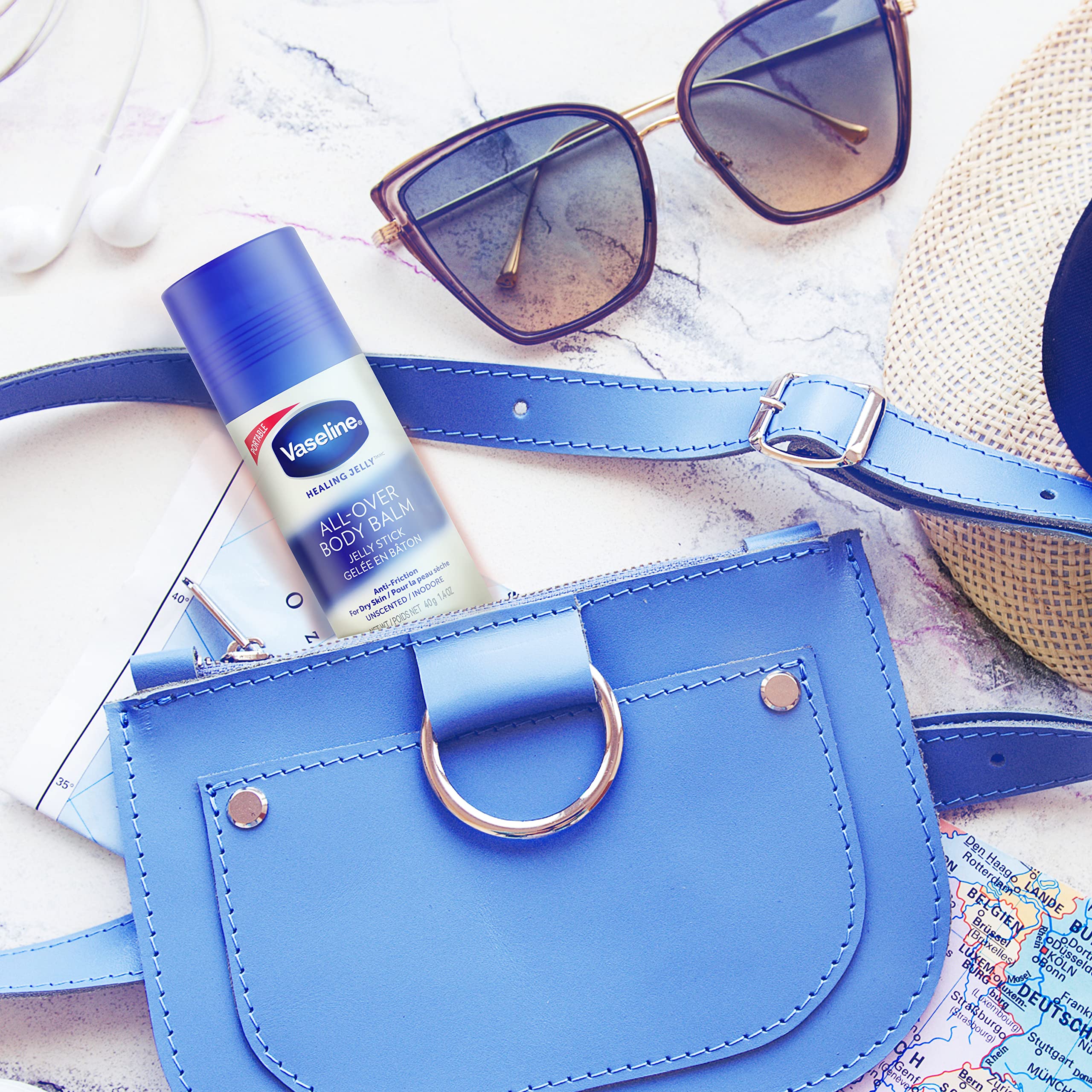 Lotion Vaseline prêt à l’emploi sur mains et coudes, peau douce.