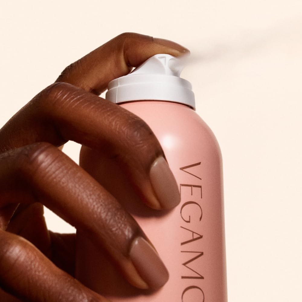 VEGAMOUR GRO Shampoing sec: pas de résidus blancs et aérosol léger