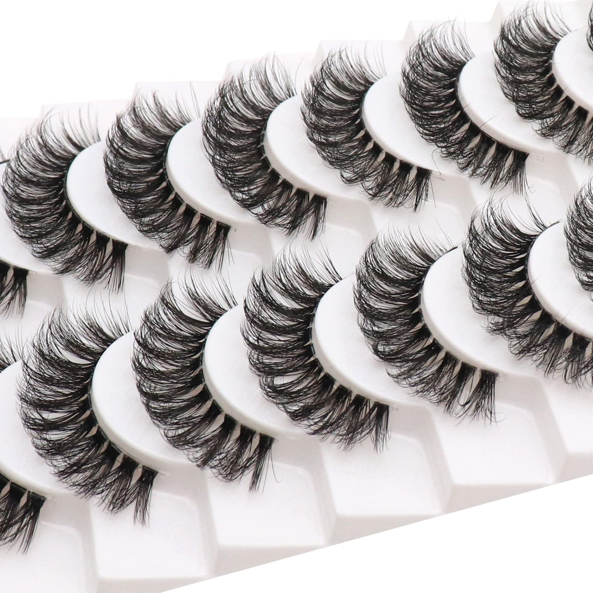 Cils russes Veleasha avec bande claire et effet D Curl pour un regard naturel.