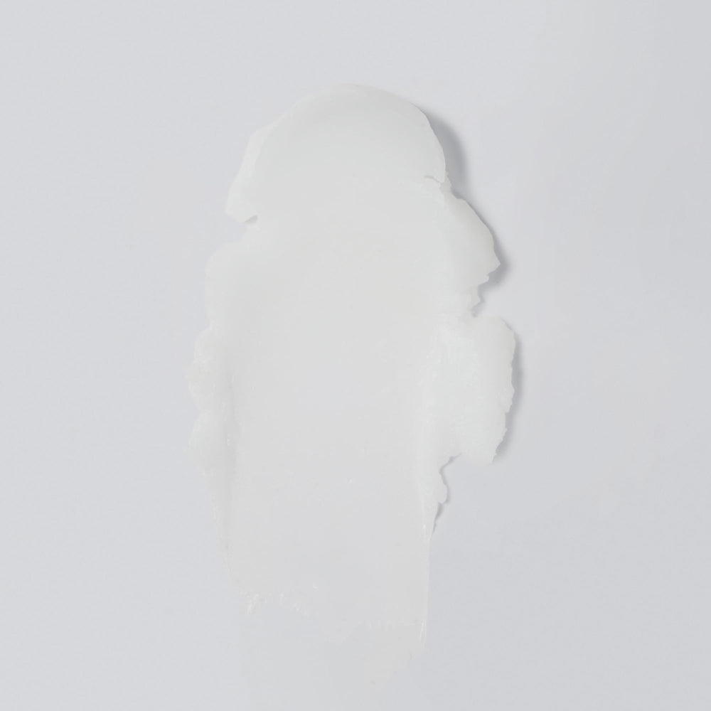 Texture huileuse du Day Dissolve qui se transforme en lait nettoyant.