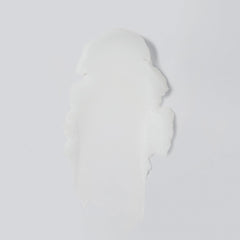 Texture huileuse du Day Dissolve qui se transforme en lait nettoyant.