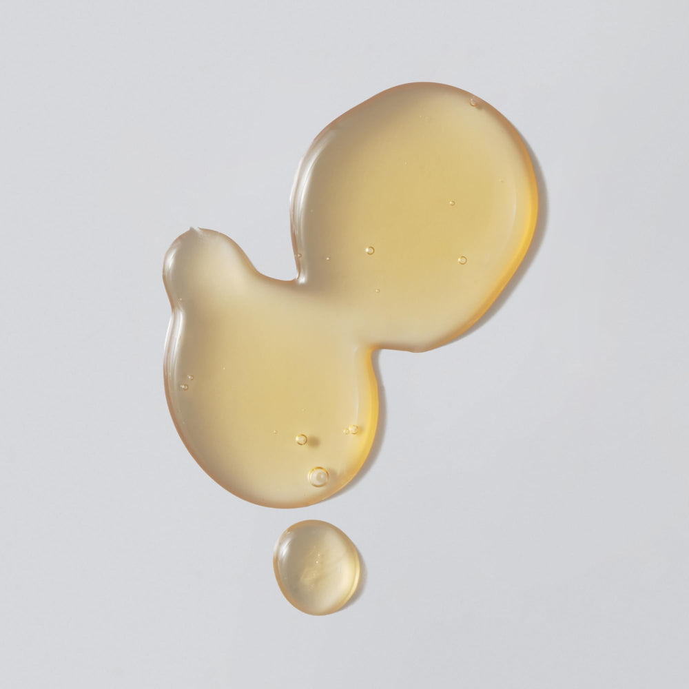 Versed Weekend Glow pump-dispense shot of lightweight formula