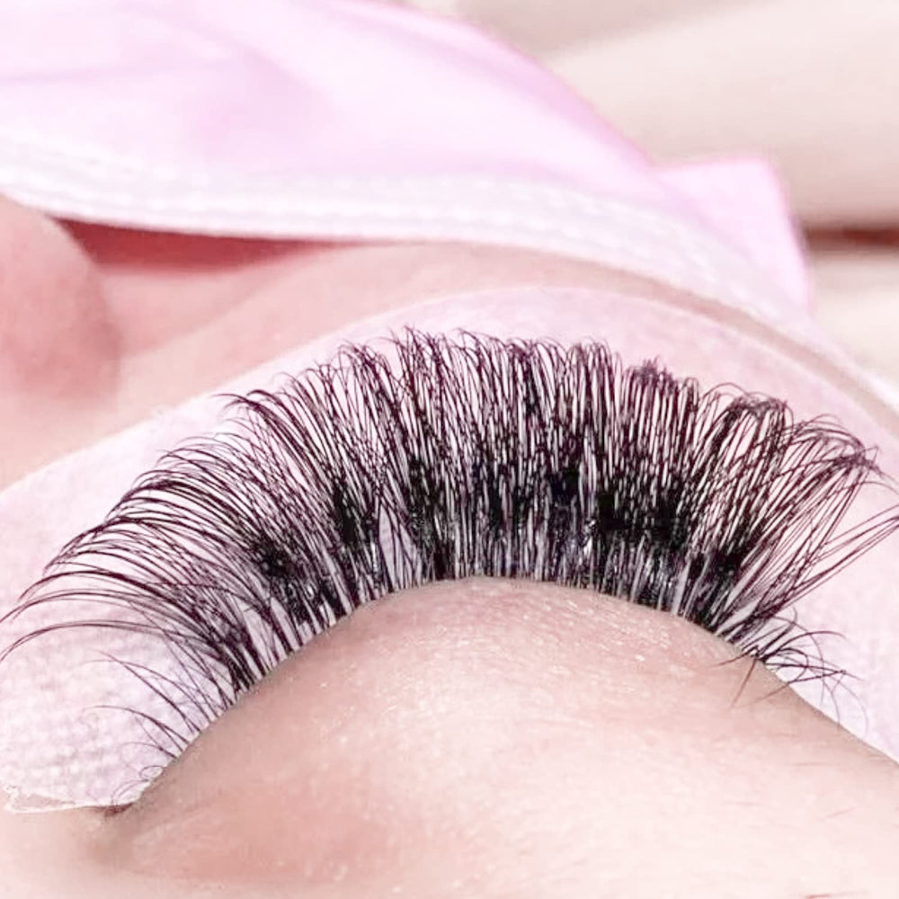 VEYES INC service professionnel et conseils disponibles pour techniciennes des cils