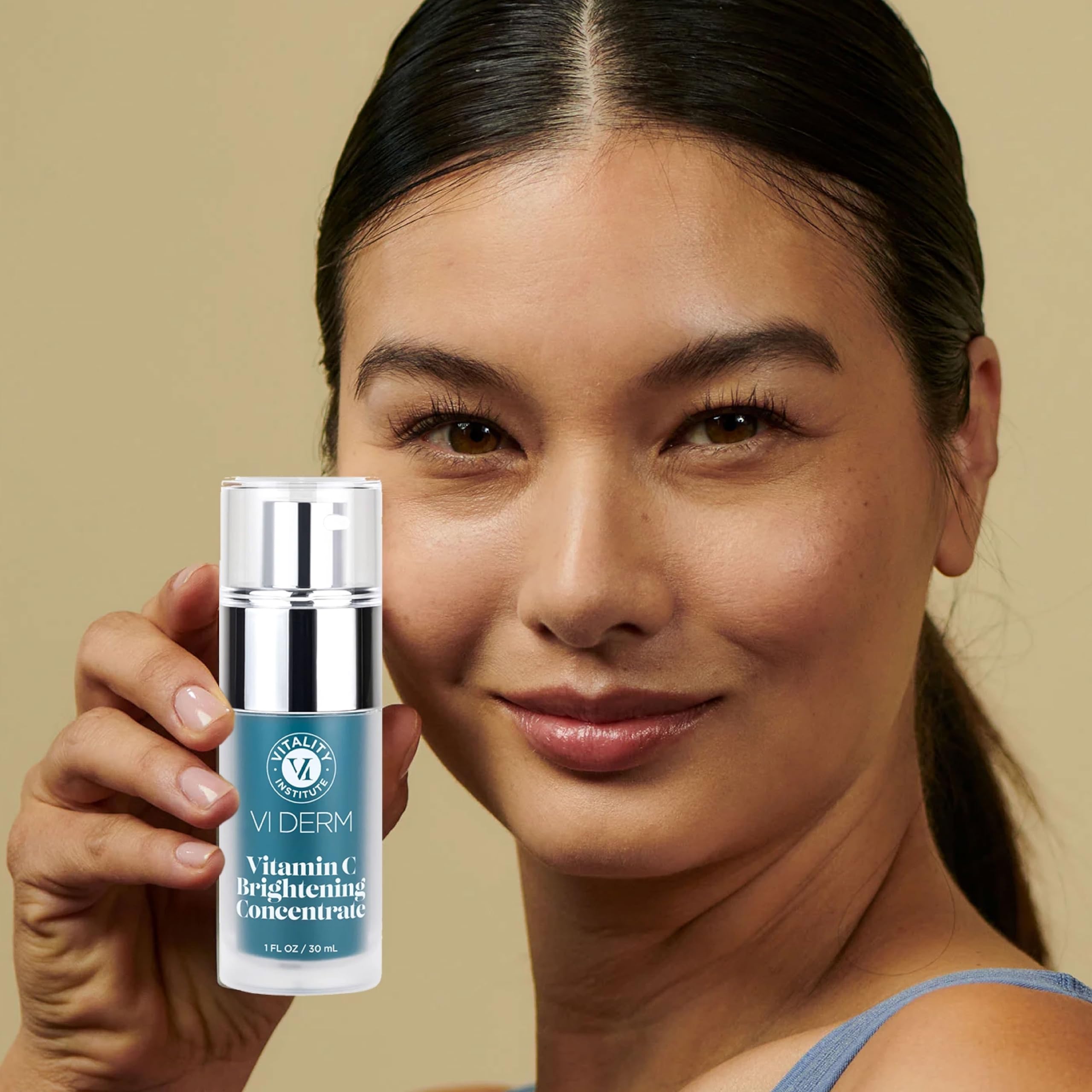 Utilisation sous crème ou protection solaire avec VI DERM Concentré Vitamin C.