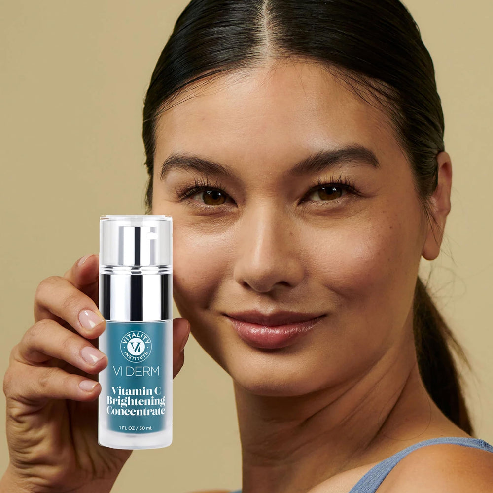 Utilisation sous crème ou protection solaire avec VI DERM Concentré Vitamin C.