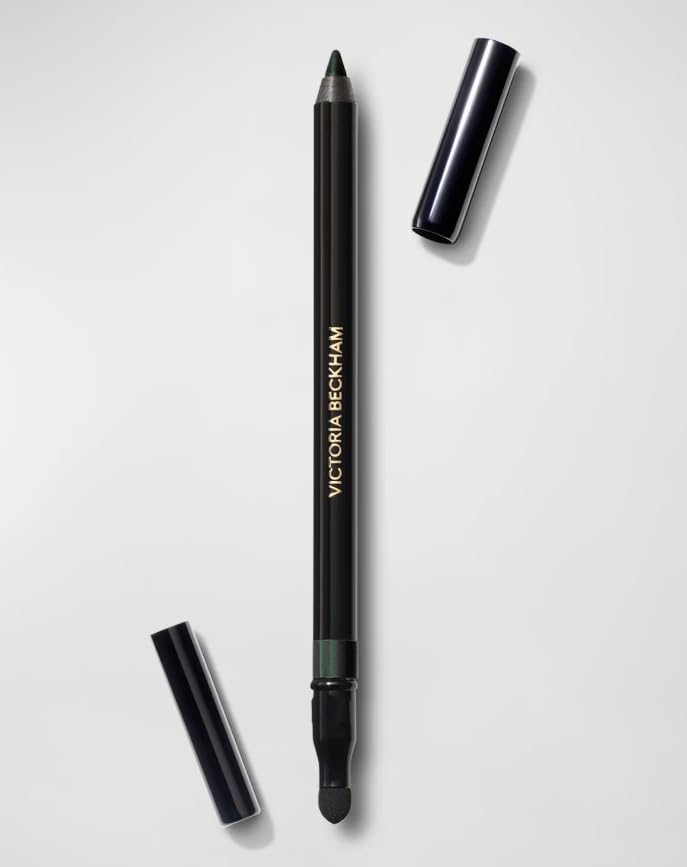 Victoria Beckham kajal satin olive, crayon yeux intense et longue tenue.