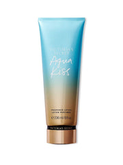 Victoria's Secret Aqua Kiss: bouteille élégante prête à hydrater durablement.