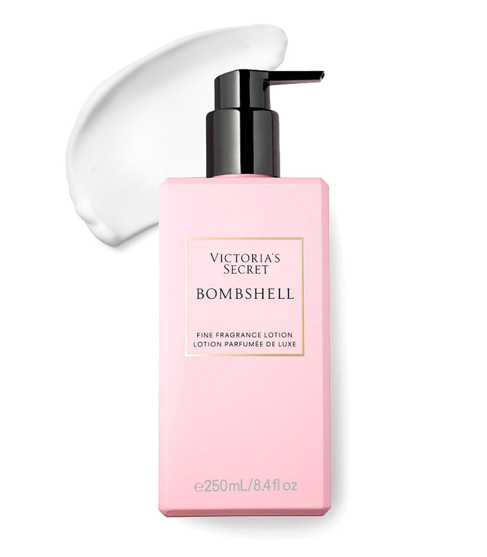 Lotion corporelle Bombshell, flacon élégant, hydratation légère et parfum fruité durable.